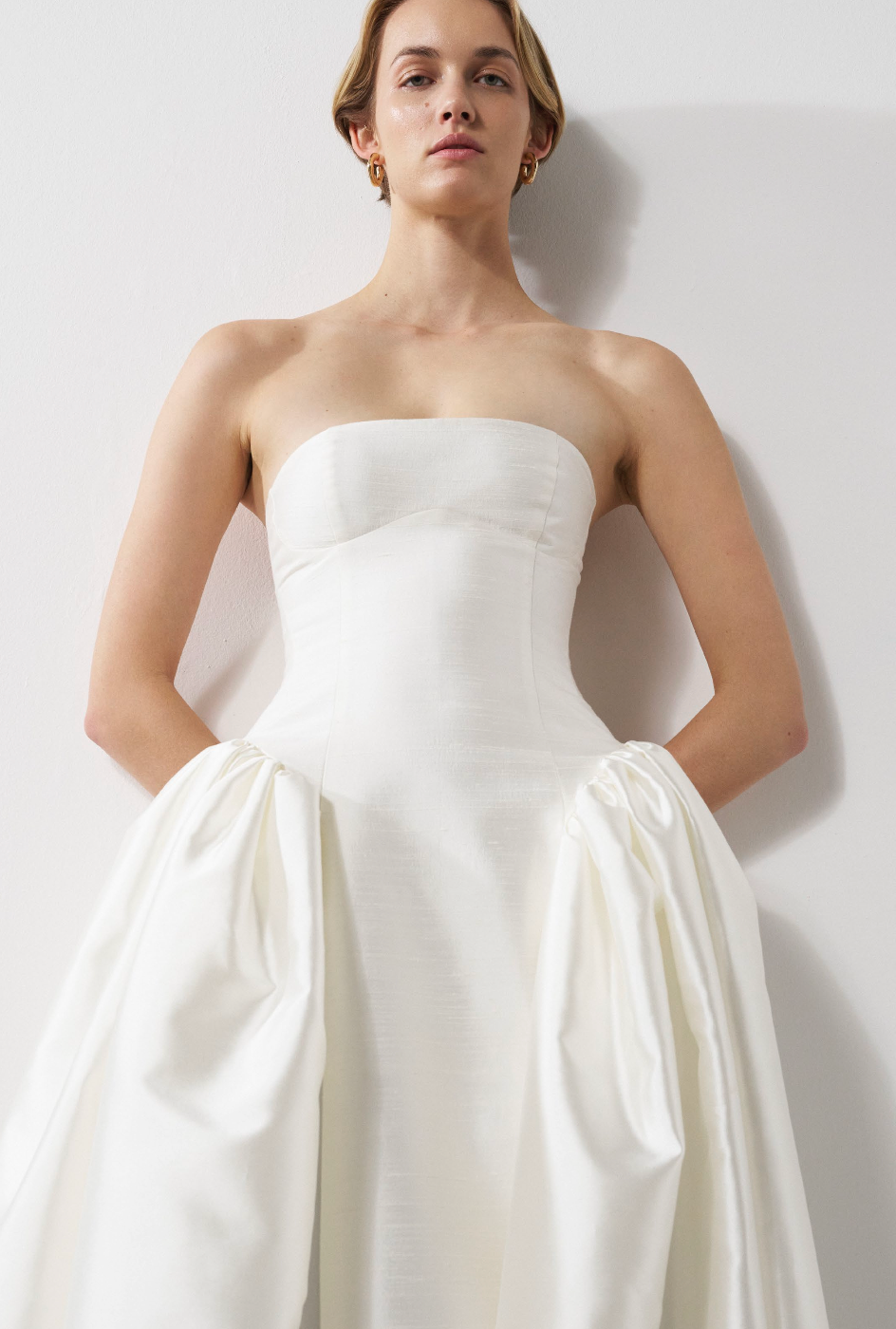 BB77 Grace corset trouwjurk van Bon Bridé. Exclusief verkrijgbaar bij Wild At Heart Bridal in Nederland.
