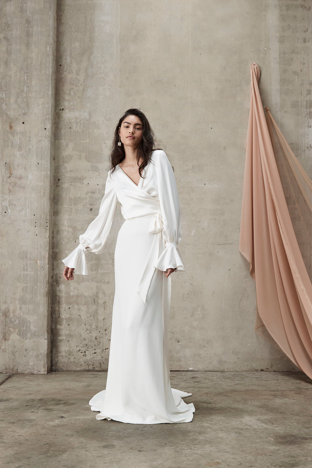 Cecile wrap top van Prea James gemaakt van Zijde satijn.