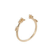 Gouden Daphne ring met diamanten van Laurie Fleming