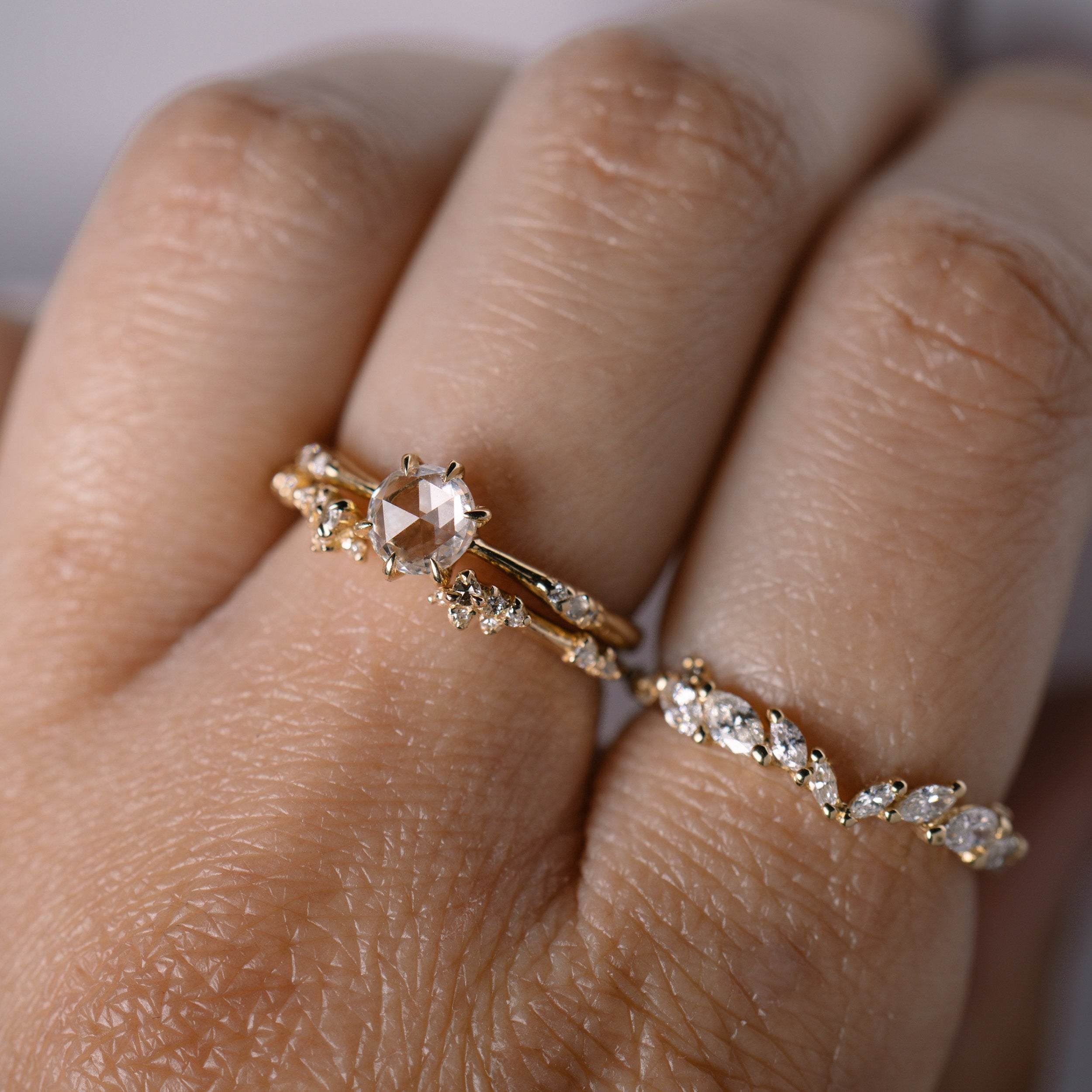 Gouden Daphne ring met diamanten van Laurie Fleming