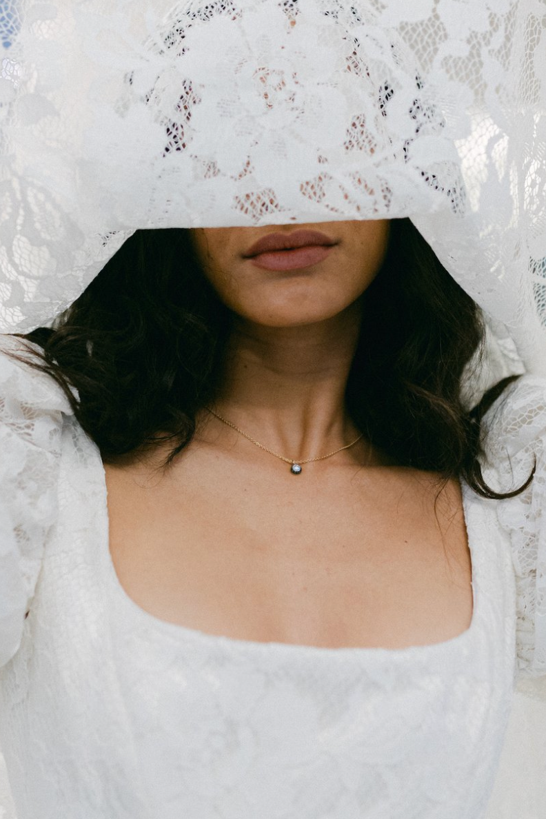Dominique_Dress-Halfpenny-Wildatheartbridal06.png