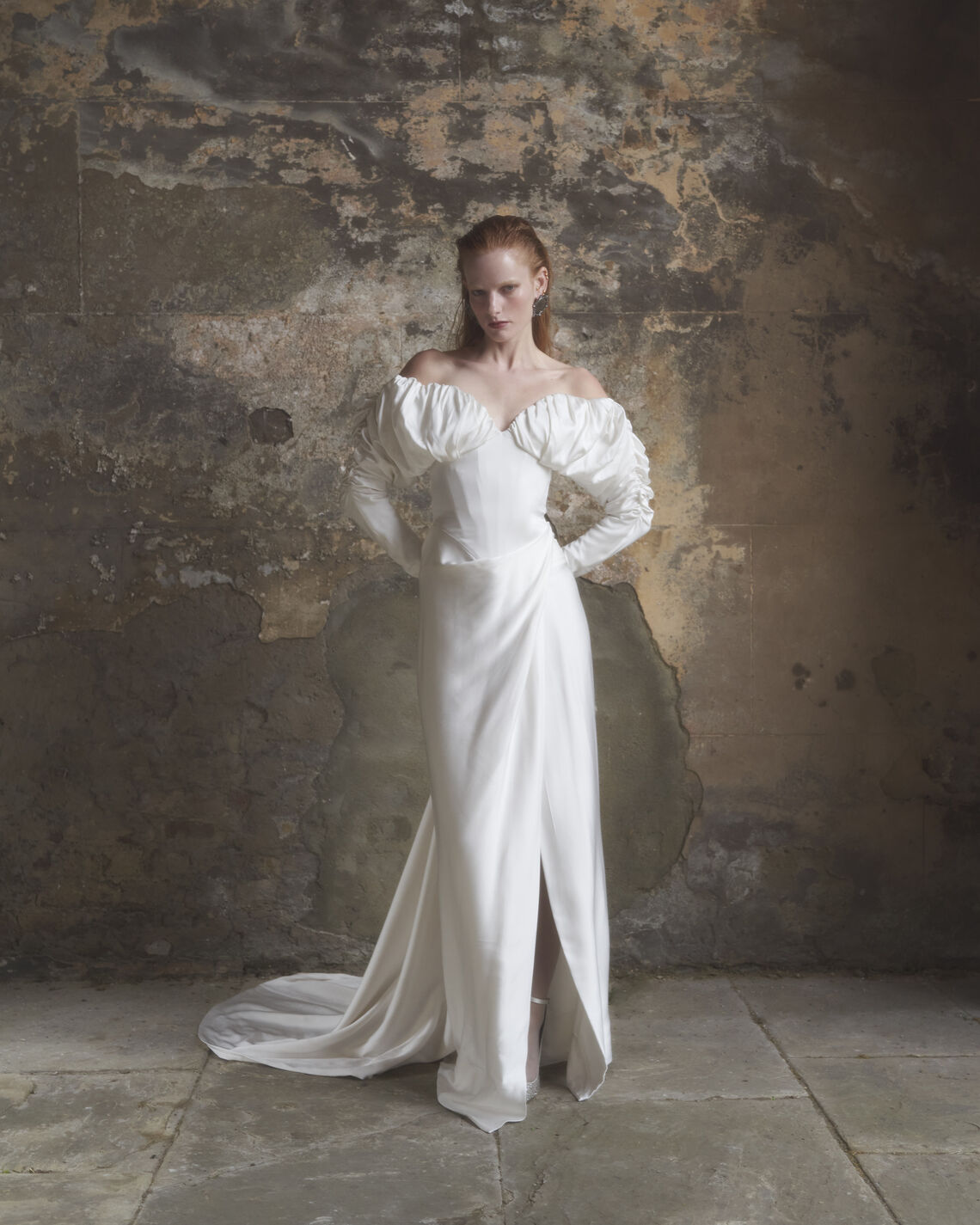 Ember van Vivienne Westwood.   Exclusief verkrijgbaar bij Wild At Heart Bridal Nederland.