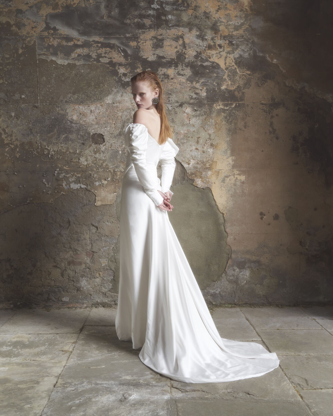 Ember van Vivienne Westwood.   Exclusief verkrijgbaar bij Wild At Heart Bridal Nederland.