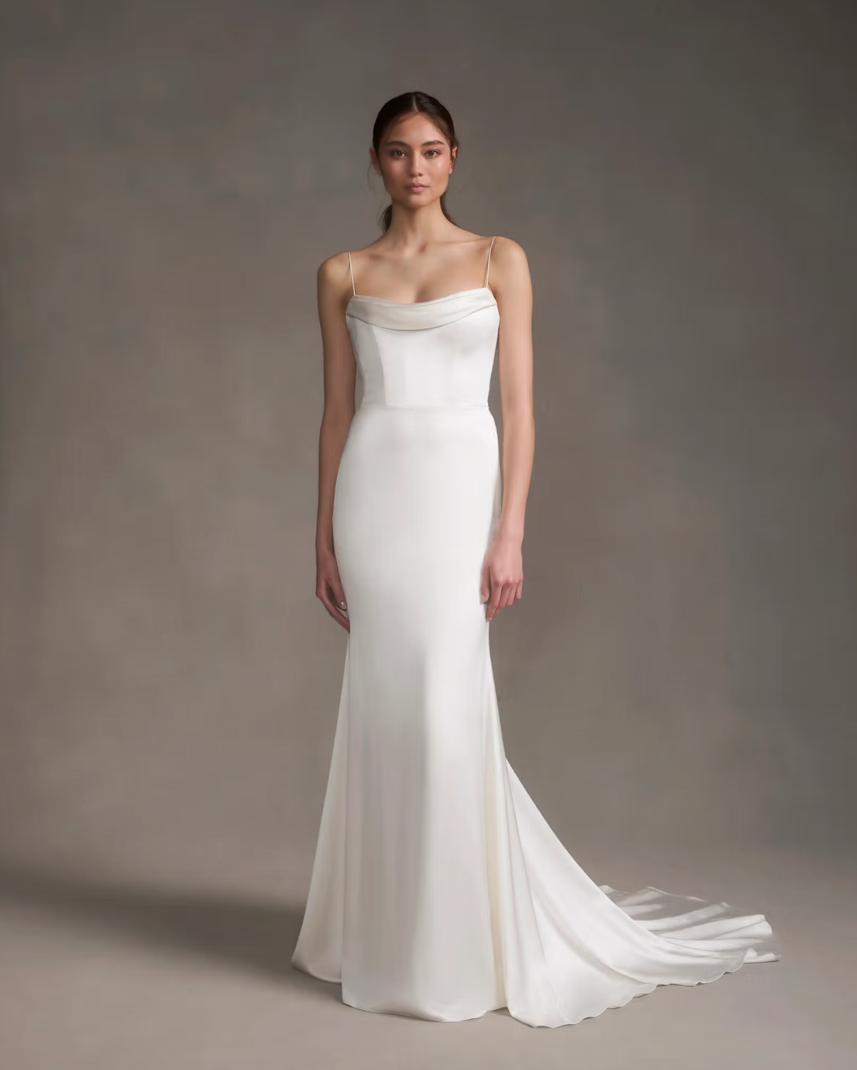 Forsythia trouwjurk van Alexandra Grecco.   Exclusief verkrijgbaar bij Wild At Heart Bridal Nederland.