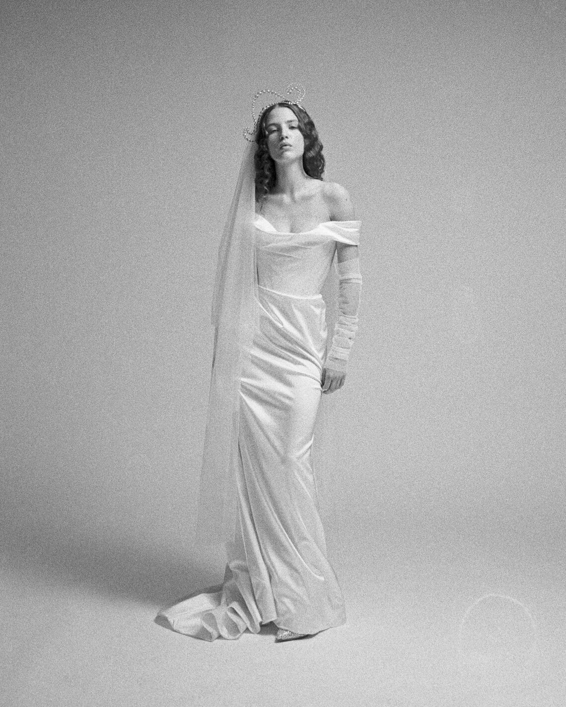 Nova Cora van Vivienne Westwood.   Exclusief verkrijgbaar bij Wild At Heart Bridal Nederland.