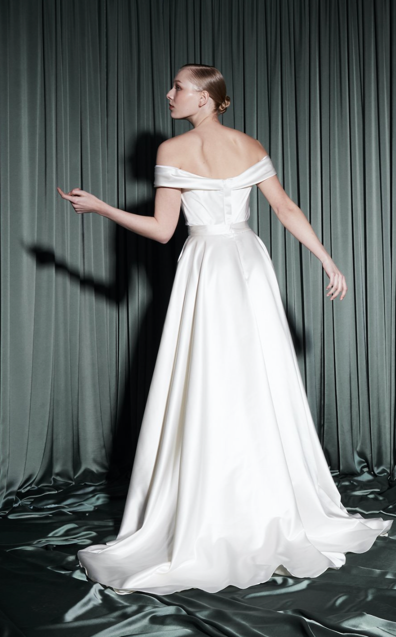 Serenity_Corset-Halfpenny-Wildatheartbridal02.png