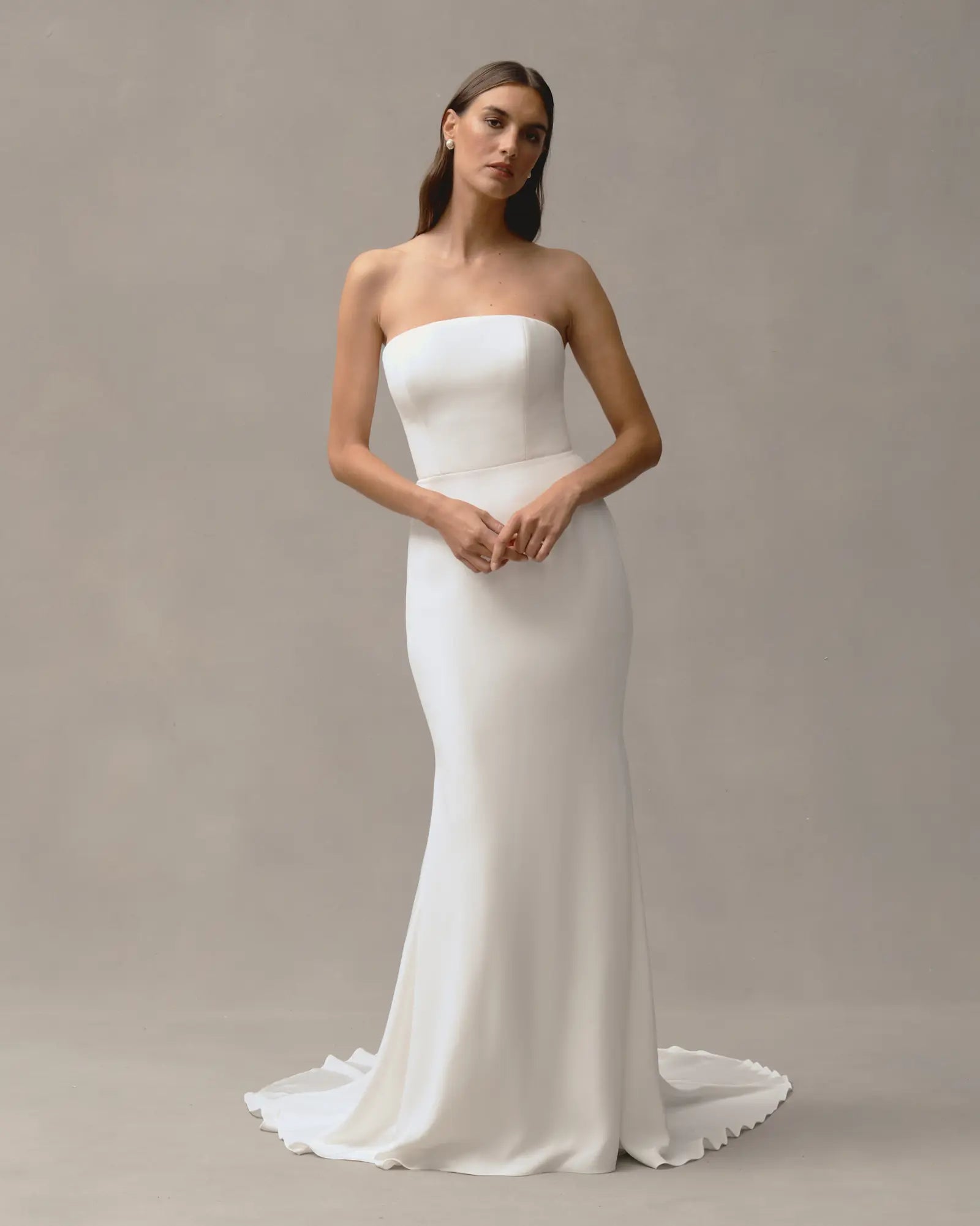 Sloan trouwjurk van Alexandra Grecco.   Exclusief verkrijgbaar bij Wild At Heart Bridal Nederland.