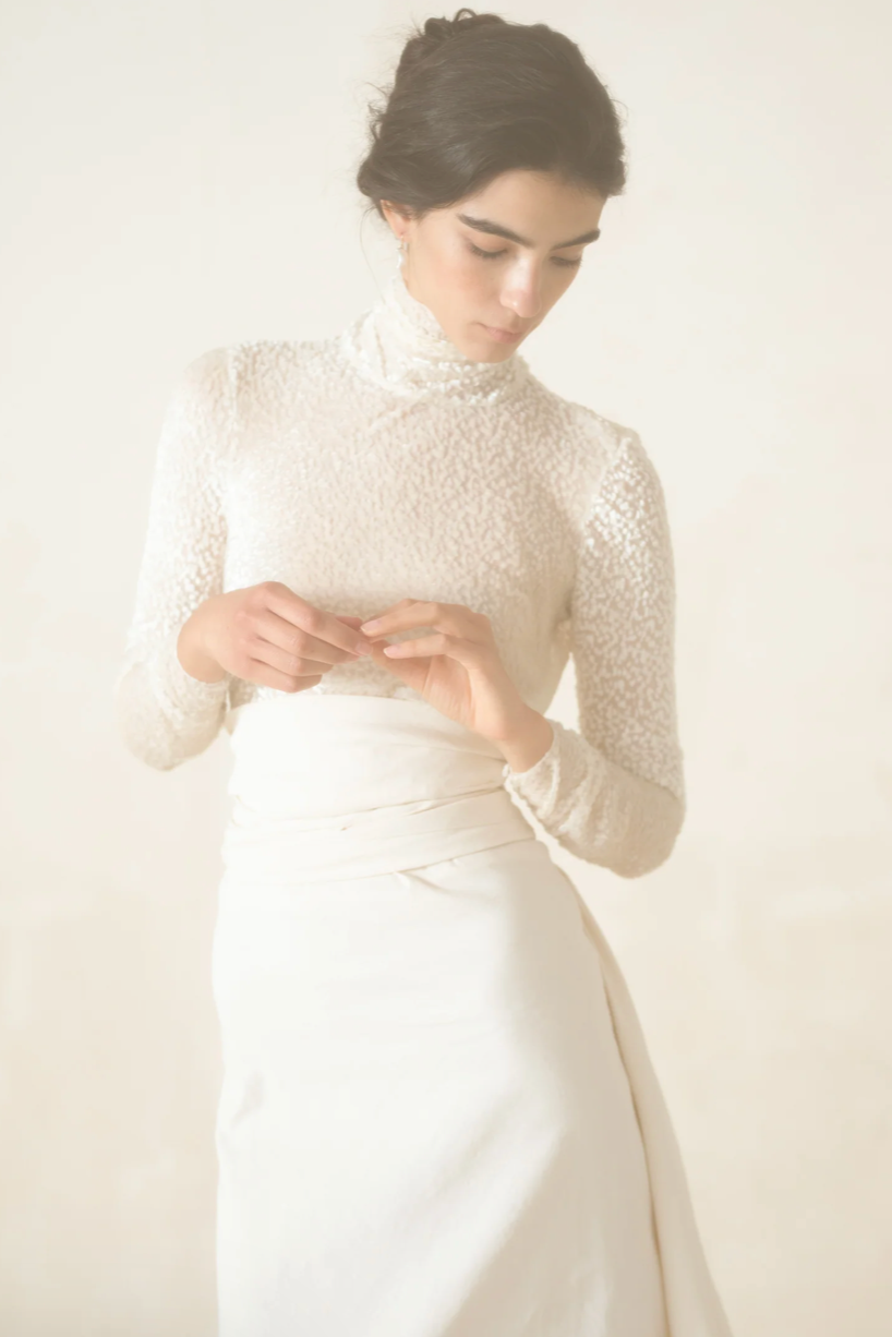 erin-top-cortana-bridal-Wildatheartbridal_01.png