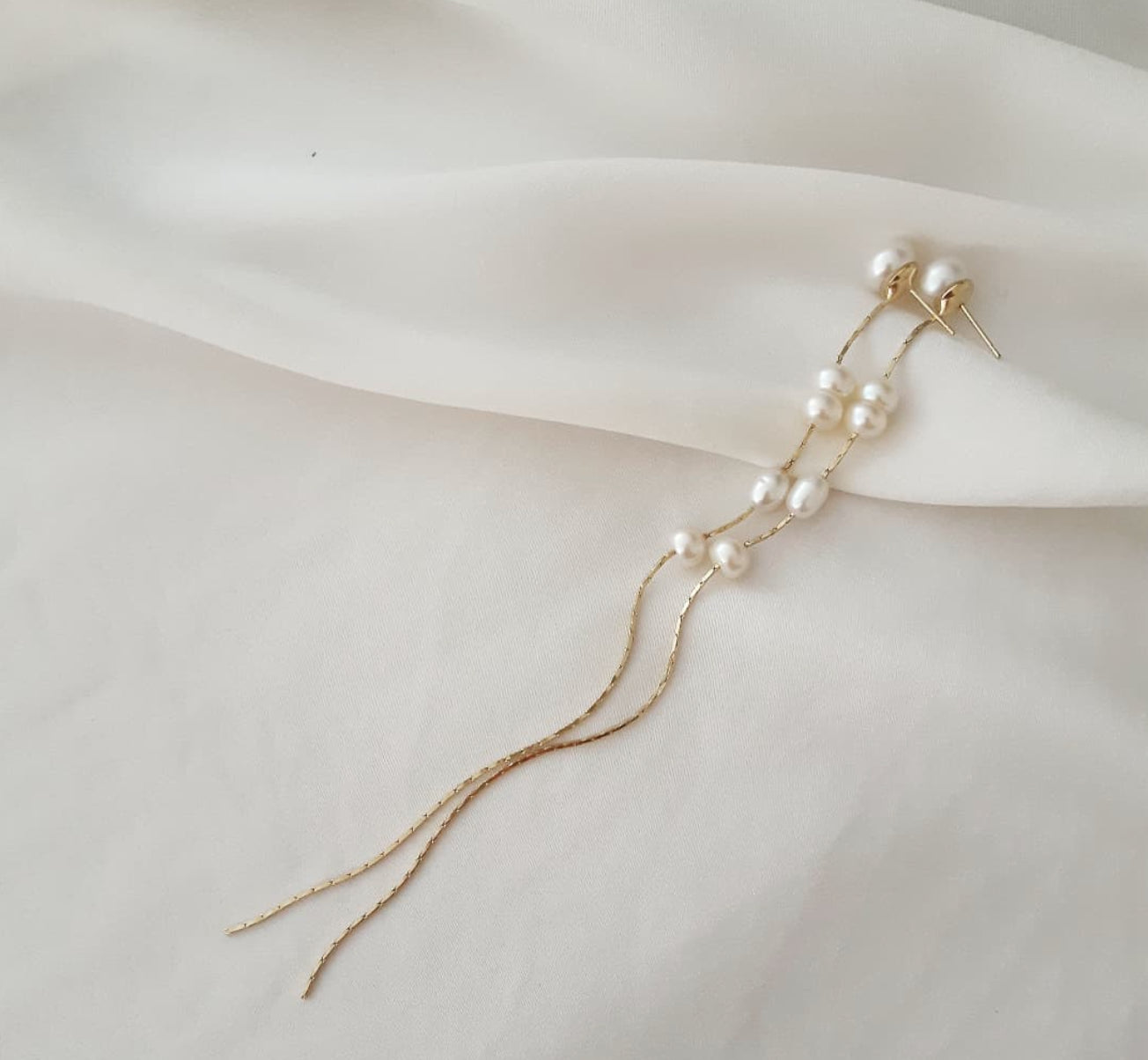 Amour pearl earrings by Maison Sabben