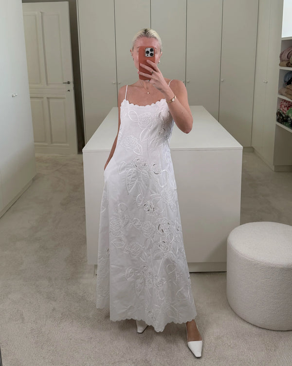 Dress petit Beurre, wit katoenen zomerjurk van Bernadette 