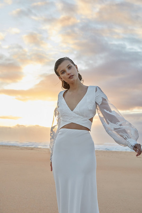 Elise bridal top gemaakt van organza en met cut-outs  van Prea James Bridal