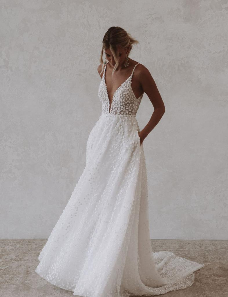 Louie_Flowy-MWL-Wildatheartbridal01.jpg