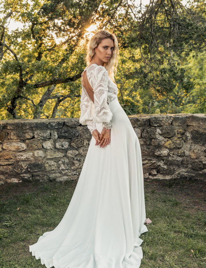 Muse romantische trouwjurk met lange mouwen van Caroline Takvorian