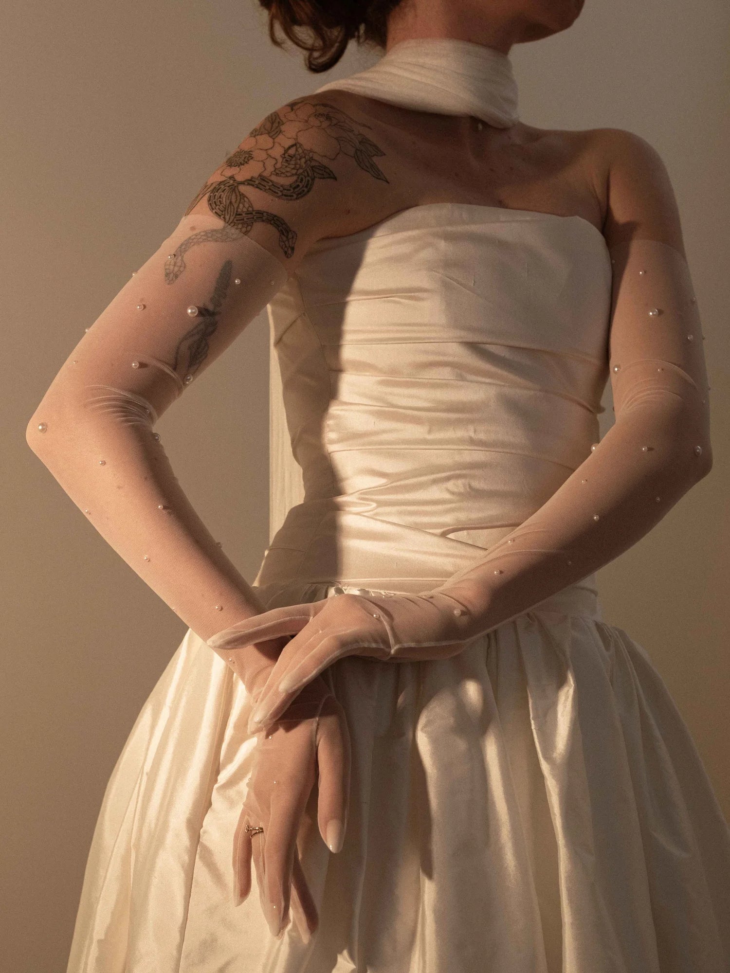 C'est Jeanne Perla Full Glove