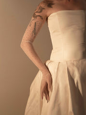 C'est Jeanne Rhea Full Glove