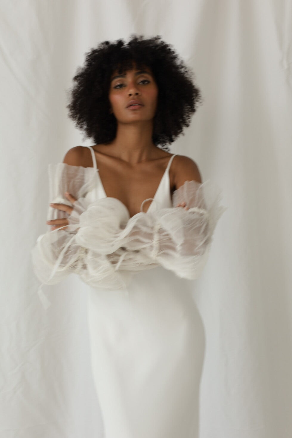 Romeo_sleeves_A_La_Robe_wildatheartbridal.jpg