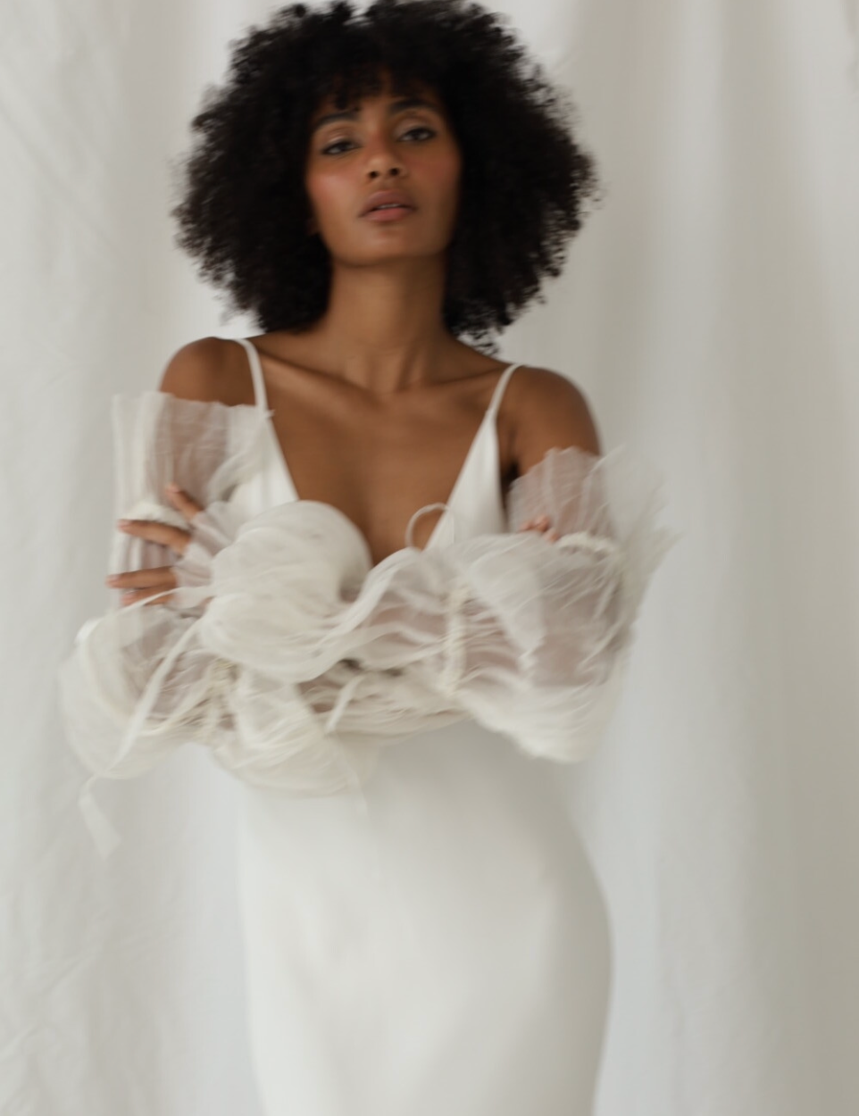 Romeosleeves-AlaRobe-Wildatheartbridal01.png