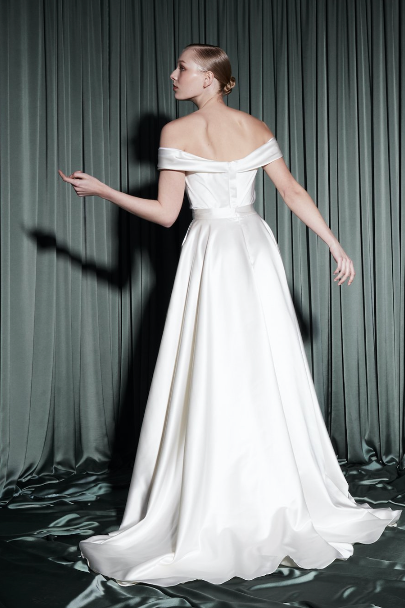 Serenity_Corset-Halfpenny-Wildatheartbridal02.png