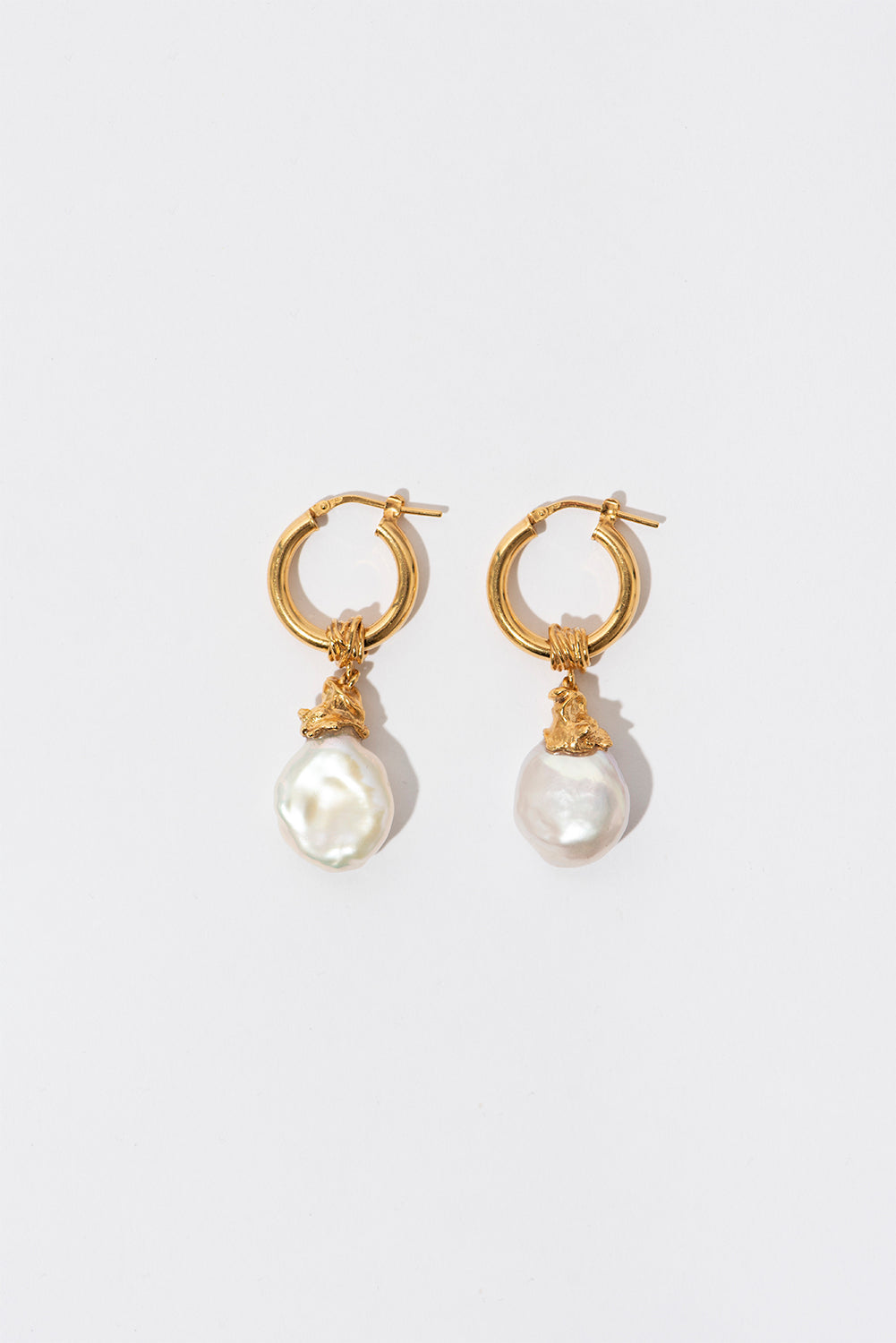 Les Mères Everyday Pearl Earrings