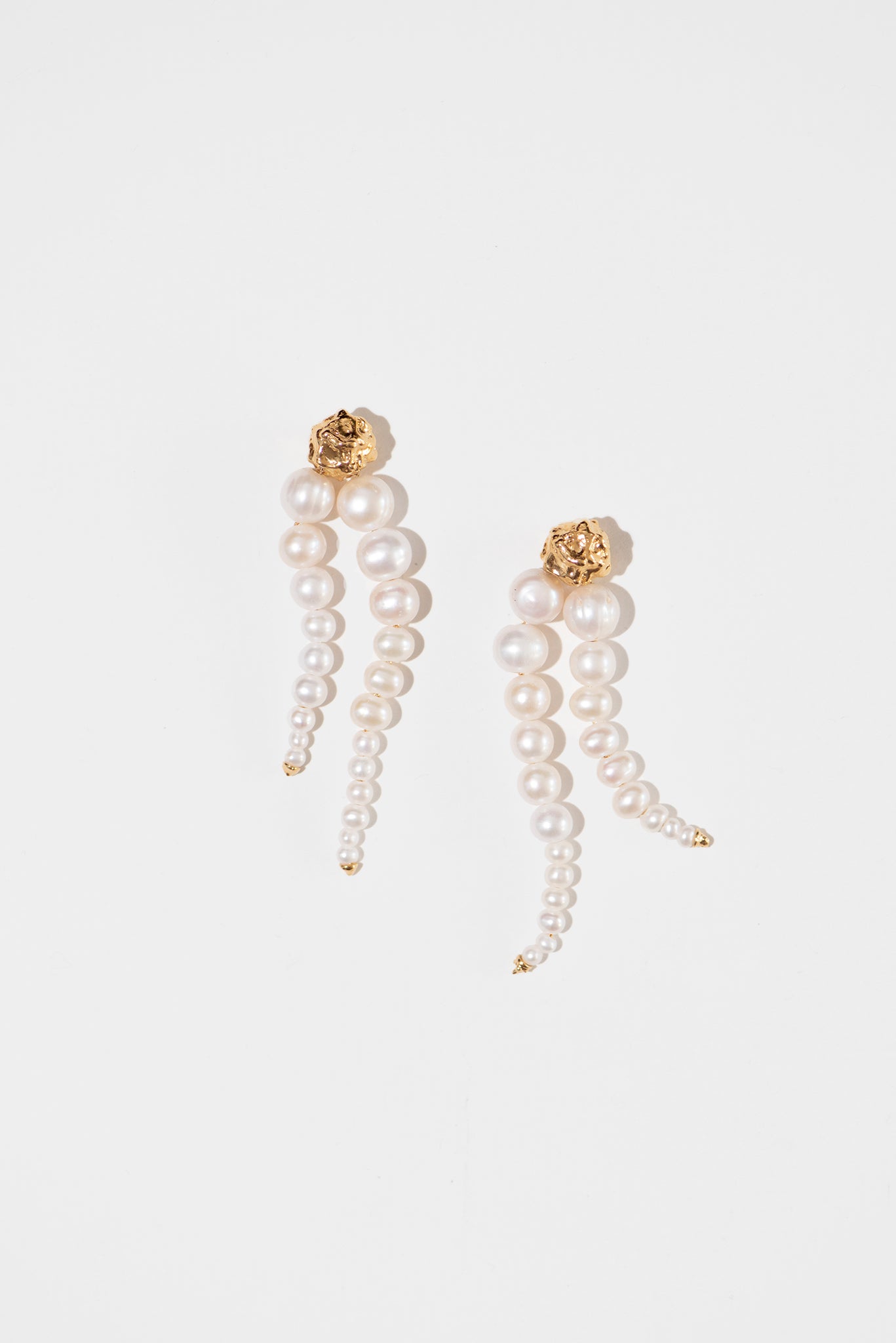 The-Pearl-Pearl-Earring-Les-Meres-1.jpg