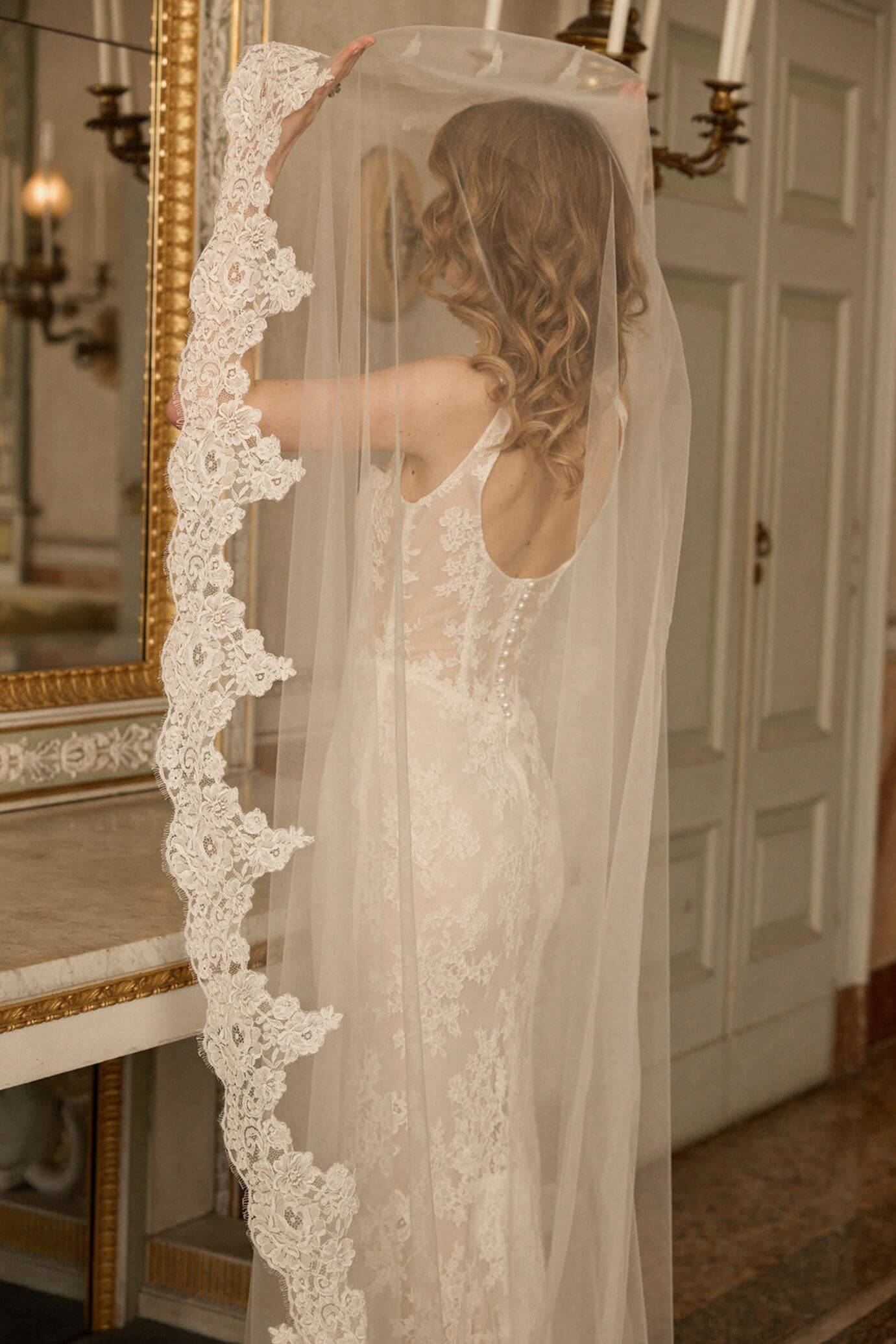 flora-daniela-wildatheartbridal-trouwjurk