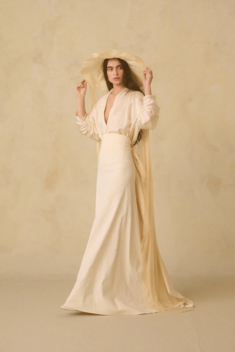 medina-top-jara-skirt-lotus-big-hat-tulle-veil